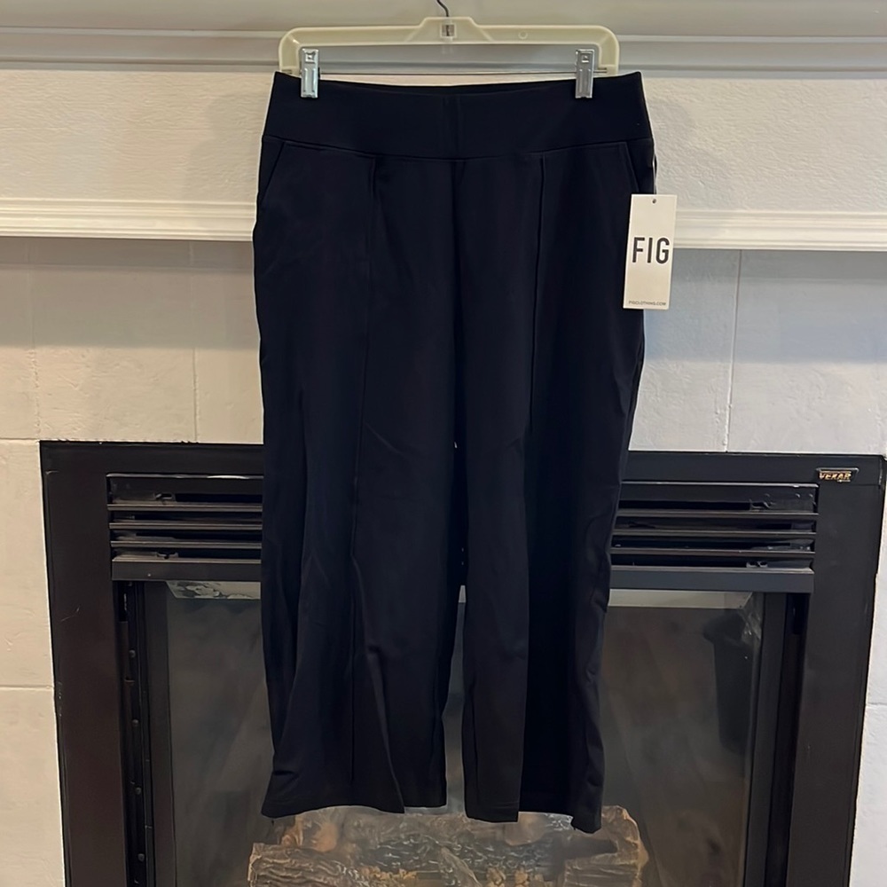 Fig travel pants. Pantalon Kiv. Women’s size medium. 30” waist. 22” inseam. 20D
